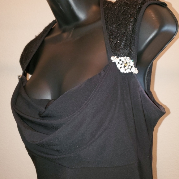 Black dress - Picture 2 of 4